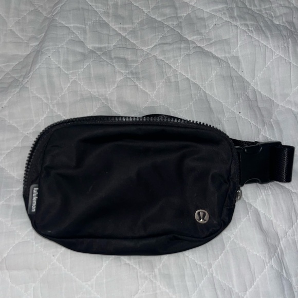 lululemon athletica Black Belt Bag Sleek Minimalist Design - Picture 1 of 7